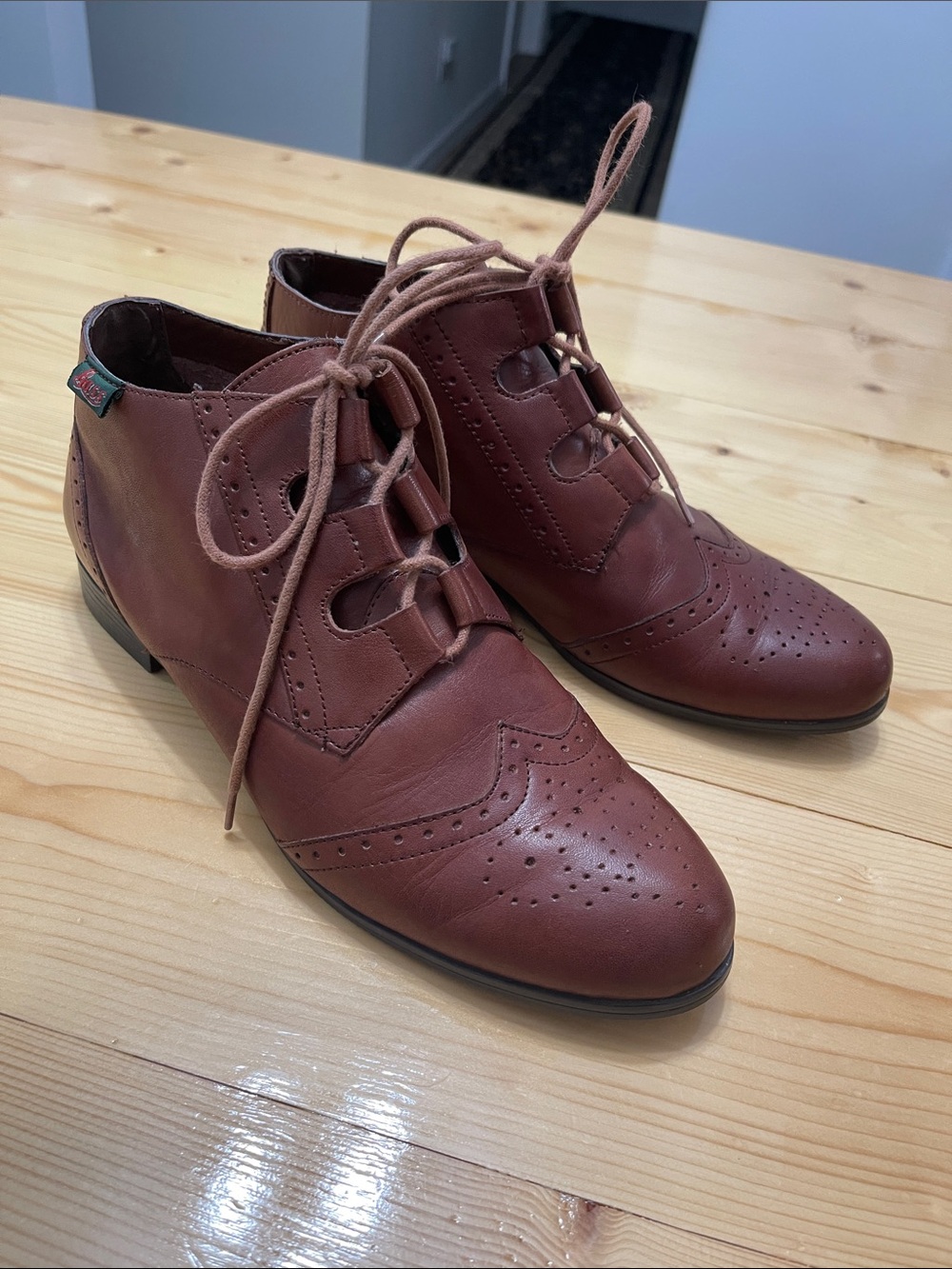 NWOT Vintage G.H. Bass & Co Cognac Leather Wingtip Oxford Lace-up Boots 9.5